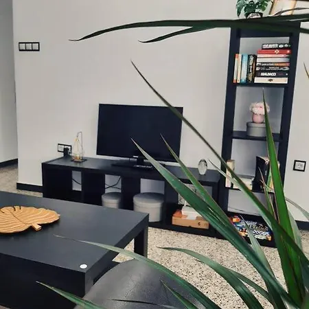 Sunny Apt With Balcony, Smart Tv & Air Con * Torremolinos
